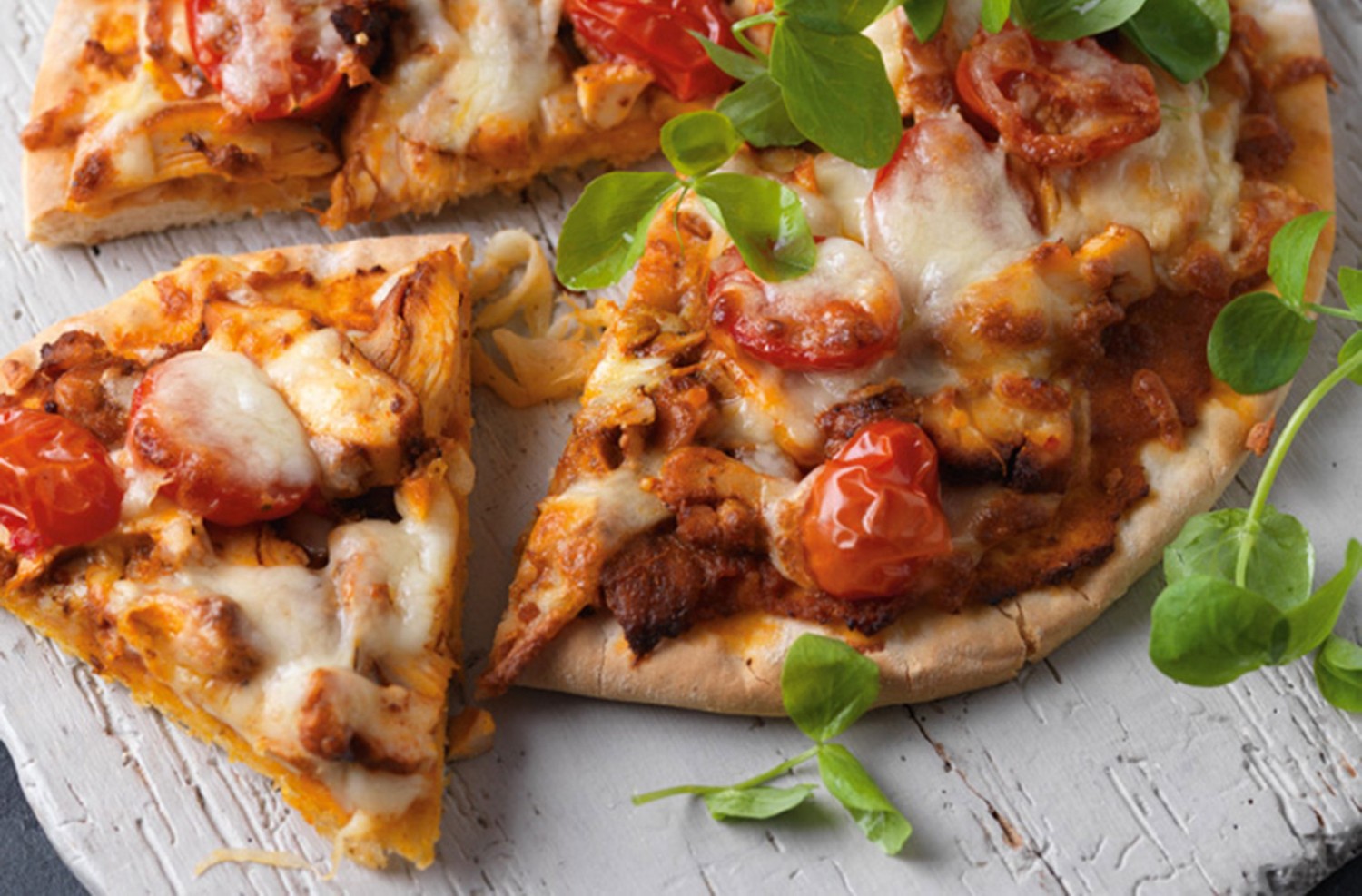 Mexican /hot Chicken Mushroom , capsicum , chicken salami (medium)