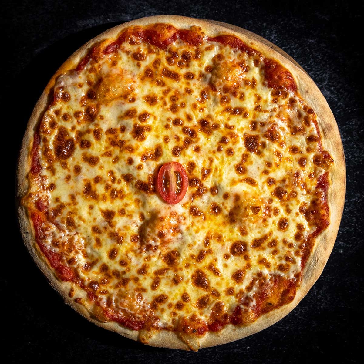 Double Cheese / mozzarela cheddar and basil (Large)